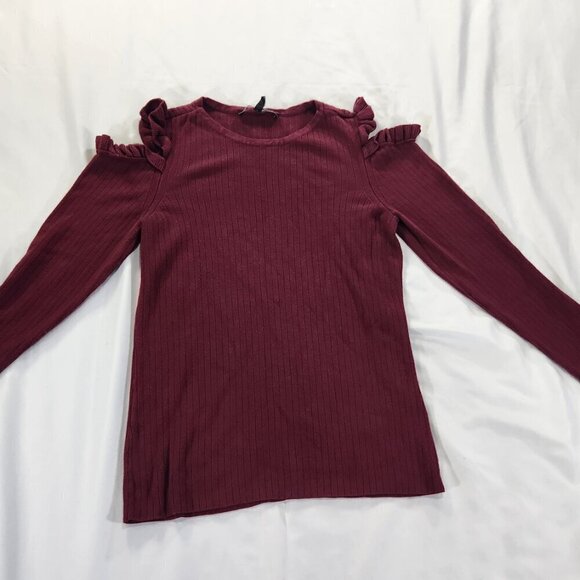 White House Black Market Long Sleeve Burgundy Blouse Shoulder Cut-Outs
Lot I - Picture 3 of 8